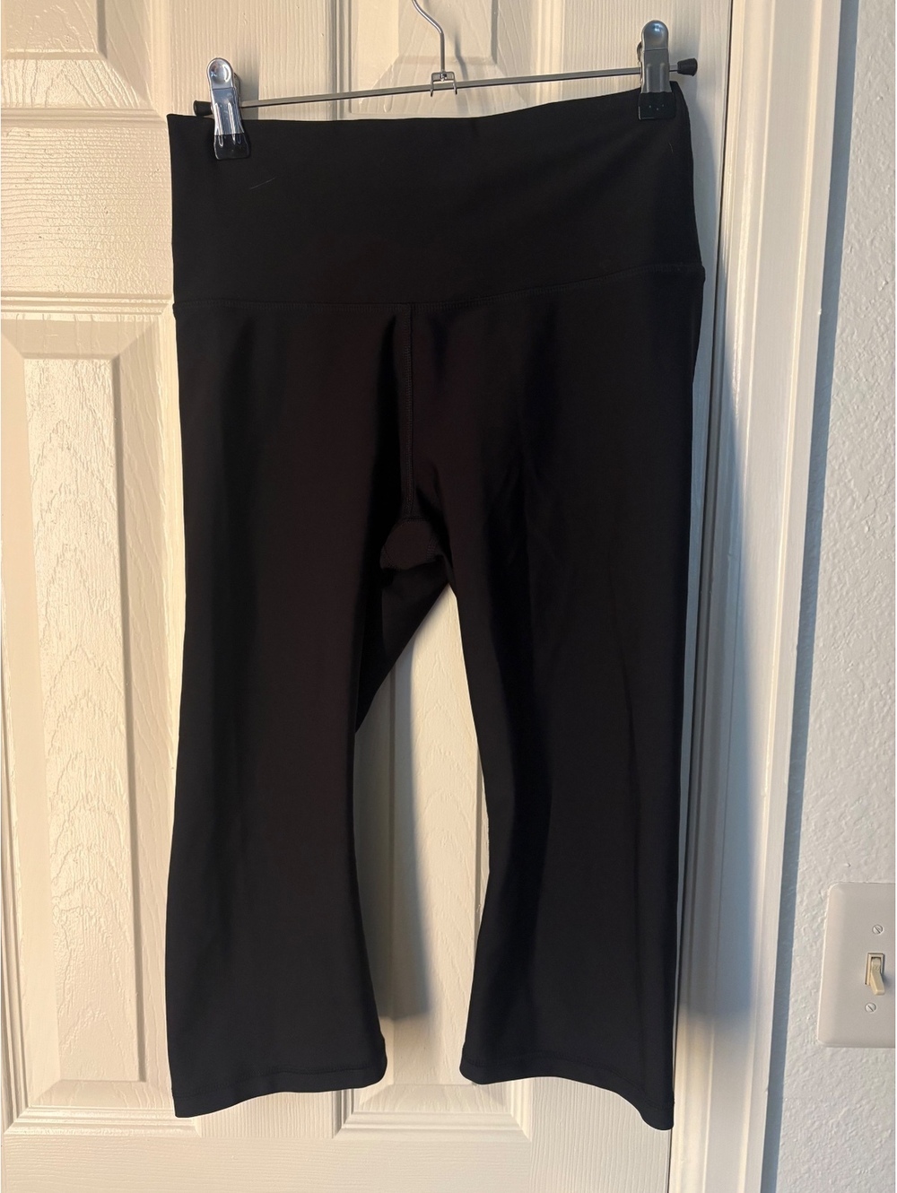 Old Navy Active Black High-Rise Capris Leggings Medium